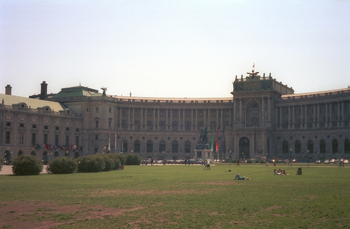 06 Vienna - New Hofberg palace.jpg - ASCII